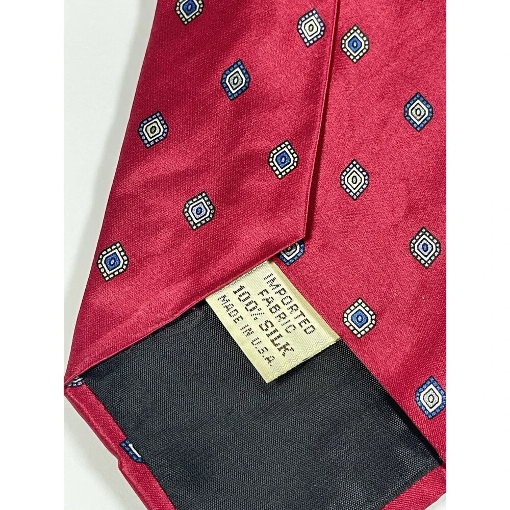 Saks Fifth Avenue Men's Silk Neck Tie Red Diamond Geometric USA Made 56